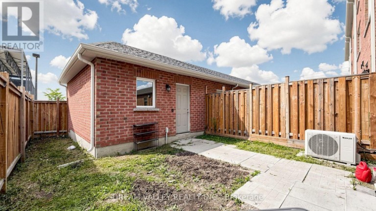 138 CLEANSIDE ROAD, Toronto (Clairlea-Birchmount), Ontario, M1L0C6