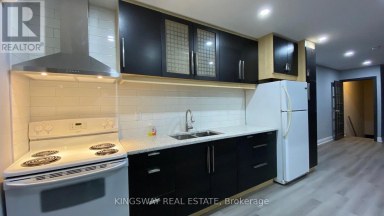 769A THE QUEENSWAY Toronto (Stonegate-Queensway) Ontario photo 1