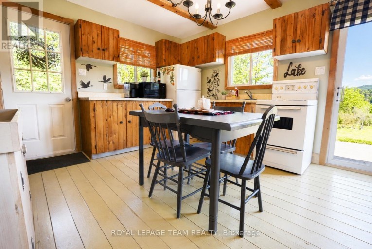 28 BEAS LANE, Brudenell, Lyndoch and Raglan, Ontario, K0J1T0