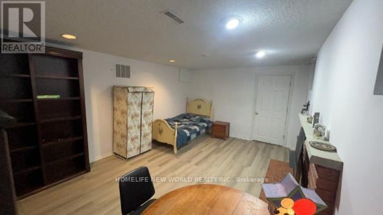 LOWER ROOM2 - 38 MARCELLINE CRESCENT, Toronto (Bayview Village), Ontario, M2K2V7