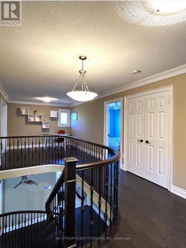31 ASHFIELD DRIVE, Richmond Hill (Oak Ridges Lake Wilcox), Ontario, L4E2L6