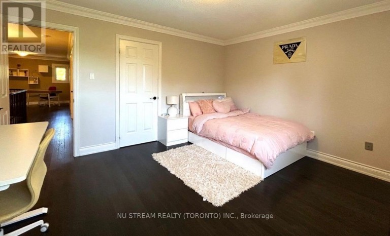 31 ASHFIELD DRIVE, Richmond Hill (Oak Ridges Lake Wilcox), Ontario, L4E2L6