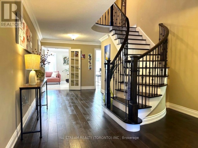 31 ASHFIELD DRIVE, Richmond Hill (Oak Ridges Lake Wilcox), Ontario, L4E2L6