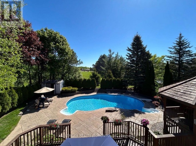 31 ASHFIELD DRIVE, Richmond Hill (Oak Ridges Lake Wilcox), Ontario, L4E2L6