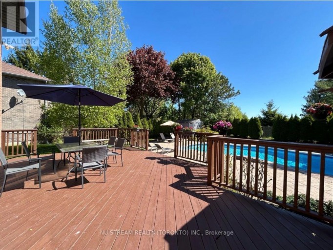31 ASHFIELD DRIVE, Richmond Hill (Oak Ridges Lake Wilcox), Ontario, L4E2L6