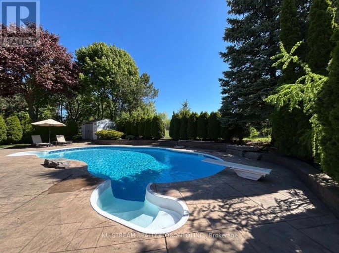 31 ASHFIELD DRIVE, Richmond Hill (Oak Ridges Lake Wilcox), Ontario, L4E2L6