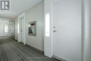 1104 - 12 YORK STREET Toronto (Waterfront Communities) Ontario photo 3