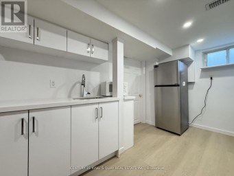 LL - 357 TAYLOR MILLS DRIVE N Richmond Hill (Crosby) Ontario photo 1