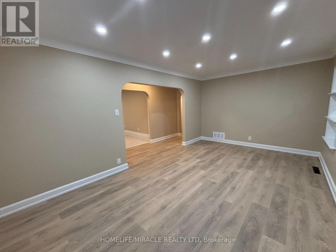 UPPER FLOOR SUITE - 54 HAWMAN AVENUE, Vaughan (Vaughan Grove), Ontario, L4L1S2