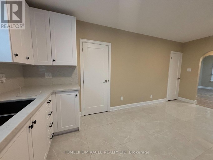 UPPER FLOOR SUITE - 54 HAWMAN AVENUE, Vaughan (Vaughan Grove), Ontario, L4L1S2