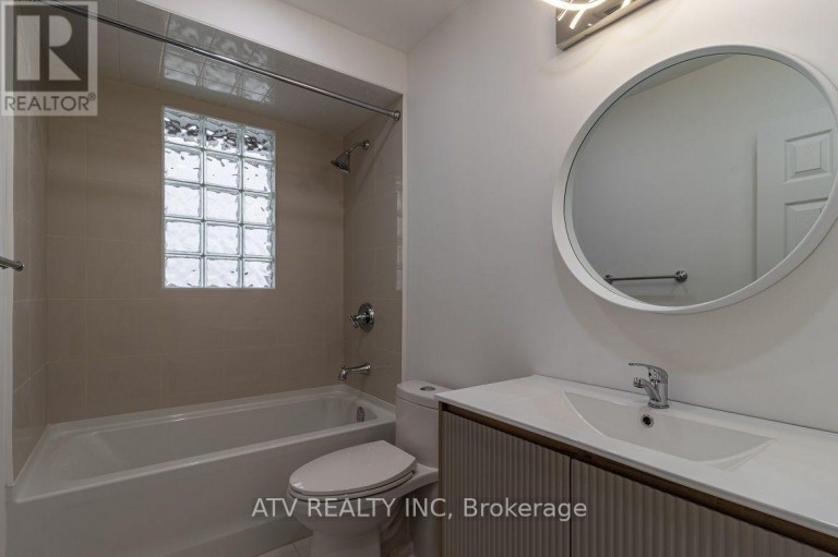 1064 EASTMOUNT AVENUE E, Mississauga (Lakeview), Ontario, L5E1Z3