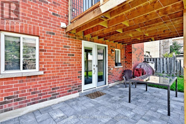 73 LAURENDALE AVENUE, Georgina (Keswick South), Ontario, L4P4G1