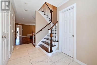 73 LAURENDALE AVENUE Georgina (Keswick South) Ontario photo 4