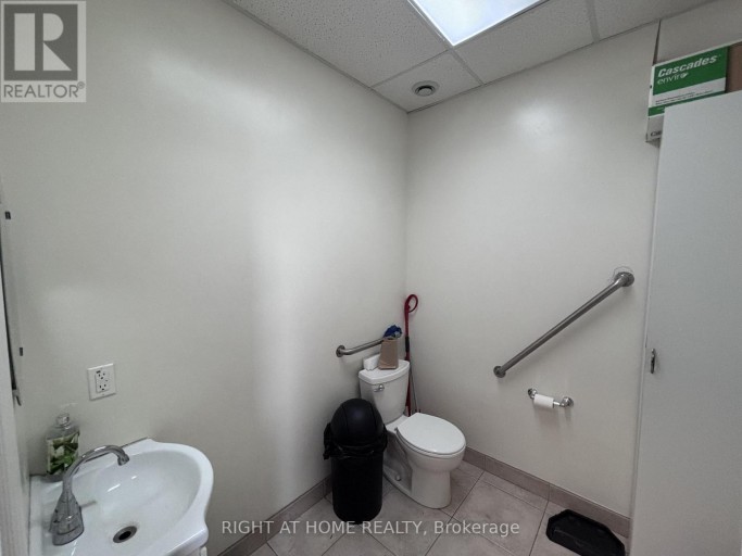 205 - 8791 WOODBINE AVENUE, Markham (Buttonville), Ontario, L3R0P4