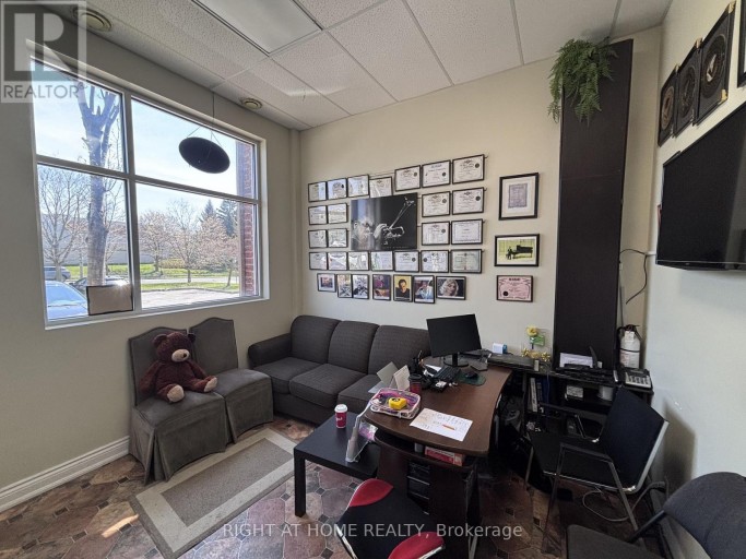 205 - 8791 WOODBINE AVENUE, Markham (Buttonville), Ontario, L3R0P4