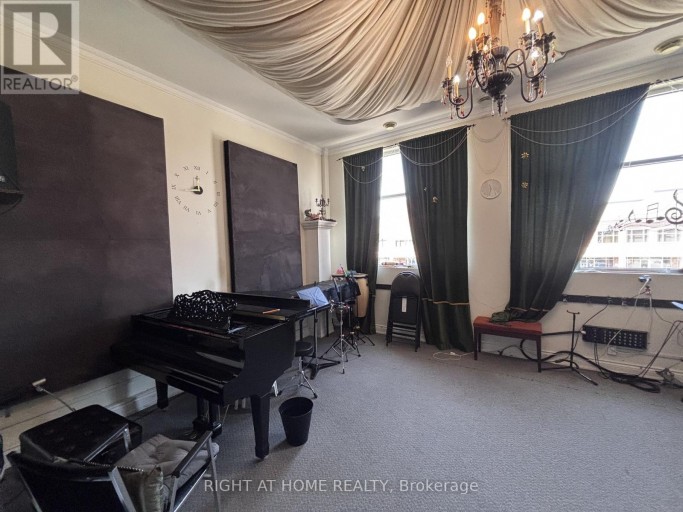 205 - 8791 WOODBINE AVENUE, Markham (Buttonville), Ontario, L3R0P4