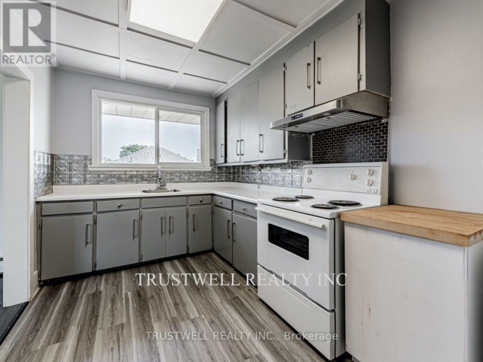 3 - 105 MARY STREET E, Whitby (Downtown Whitby), Ontario, L1N2P3