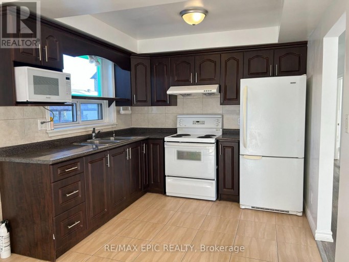 MAIN - 25 GENTRY CRESCENT, Richmond Hill (Crosby), Ontario, L4C2G8