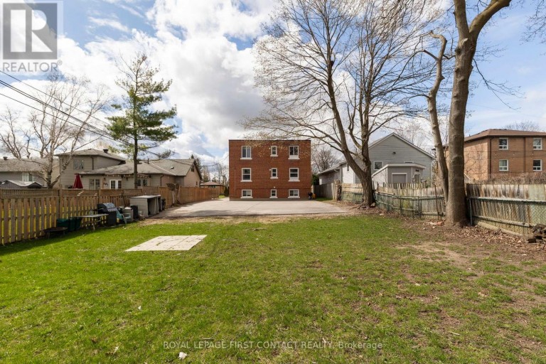 3 - 134 NAPIER STREET, Barrie (Codrington), Ontario, L4M1W5