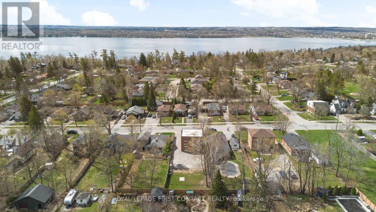 3 - 134 NAPIER STREET, Barrie (Codrington), Ontario, L4M1W5