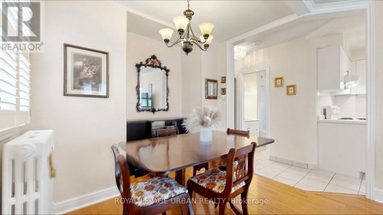 202 VIRGINIA AVENUE, Toronto (Woodbine-Lumsden), Ontario, M4C2T7