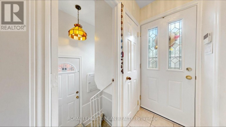 202 VIRGINIA AVENUE, Toronto (Woodbine-Lumsden), Ontario, M4C2T7