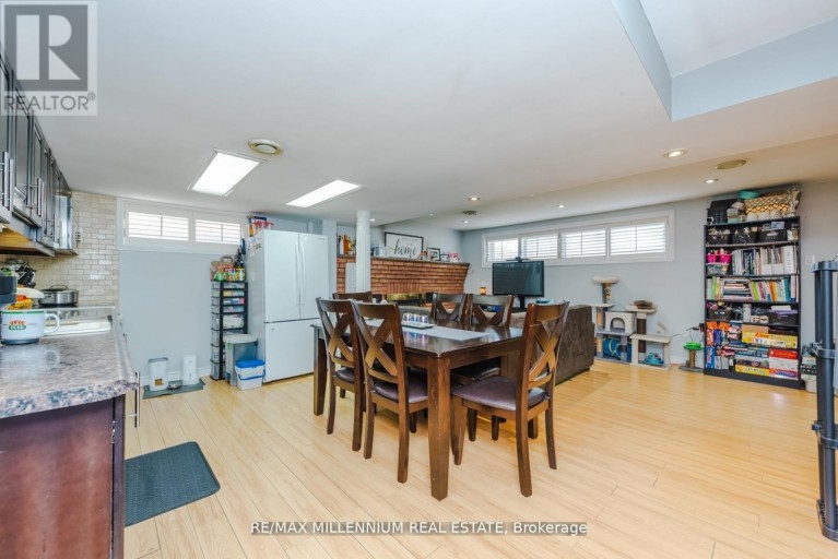 13 CUMBERLAND DRIVE, Brampton (Brampton North), Ontario, L6V1W5