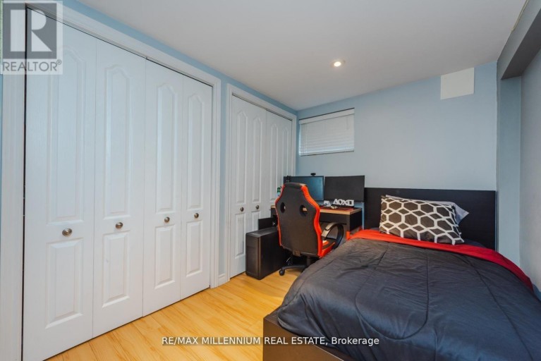13 CUMBERLAND DRIVE, Brampton (Brampton North), Ontario, L6V1W5