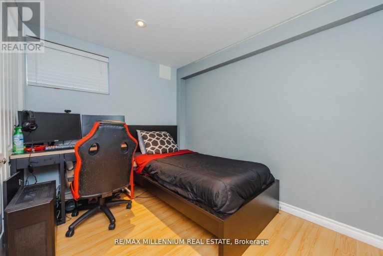 13 CUMBERLAND DRIVE, Brampton (Brampton North), Ontario, L6V1W5