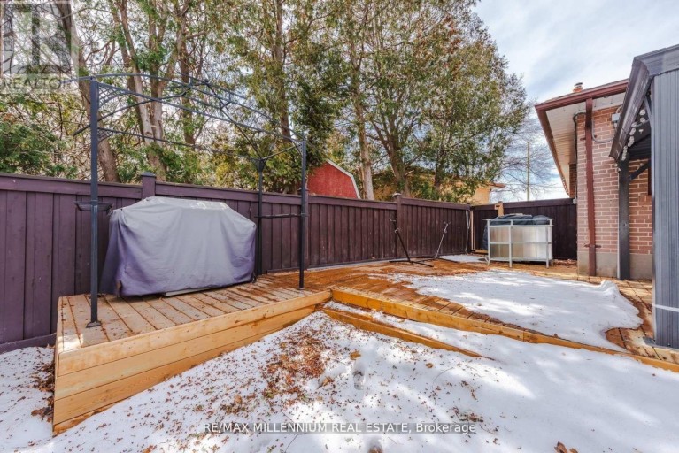 13 CUMBERLAND DRIVE, Brampton (Brampton North), Ontario, L6V1W5