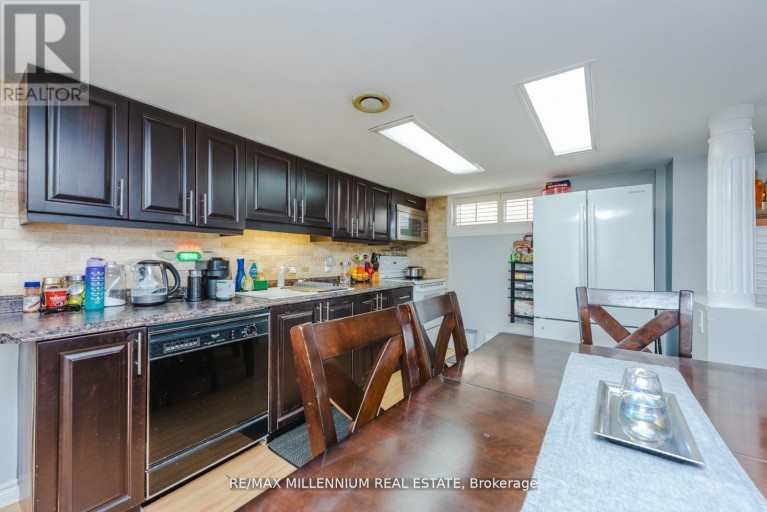 13 CUMBERLAND DRIVE, Brampton (Brampton North), Ontario, L6V1W5
