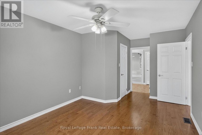 49 - 60 VILLAGE CRESCENT, Peterborough (Otonabee Ward 1), Ontario, K9J0A9