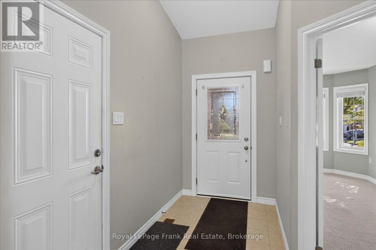 49 - 60 VILLAGE CRESCENT, Peterborough (Otonabee Ward 1), Ontario, K9J0A9