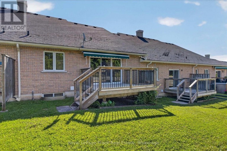 49 - 60 VILLAGE CRESCENT, Peterborough (Otonabee Ward 1), Ontario, K9J0A9