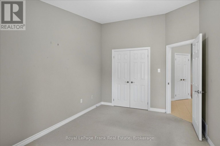 49 - 60 VILLAGE CRESCENT, Peterborough (Otonabee Ward 1), Ontario, K9J0A9