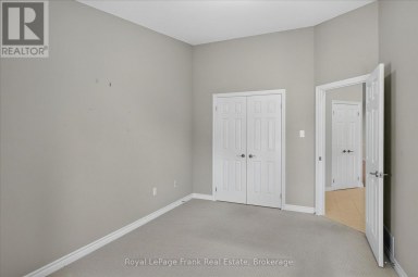 49 - 60 VILLAGE CRESCENT Peterborough (Otonabee Ward 1) Ontario photo 6