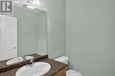 49 - 60 VILLAGE CRESCENT Peterborough (Otonabee Ward 1) Ontario photo 8