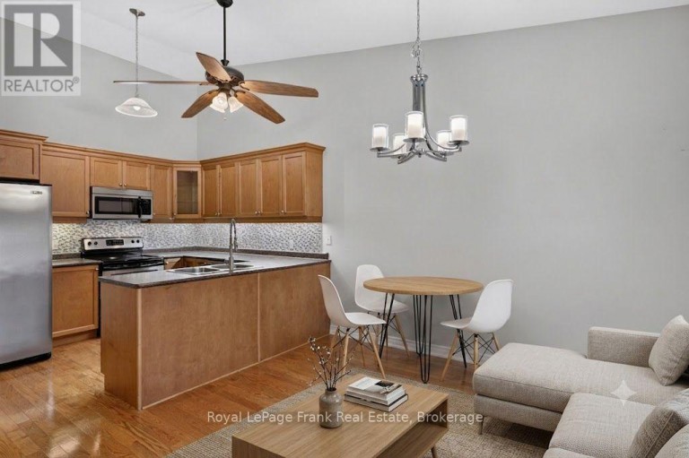 49 - 60 VILLAGE CRESCENT, Peterborough (Otonabee Ward 1), Ontario, K9J0A9