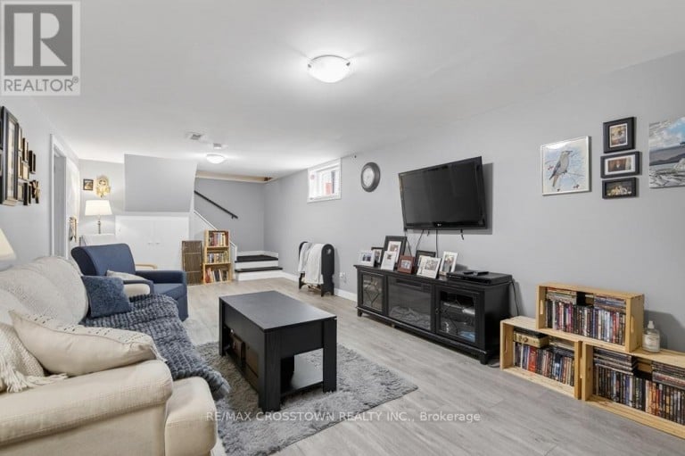 15 SMALLMAN DRIVE, Wasaga Beach, Ontario, L9Z1L1