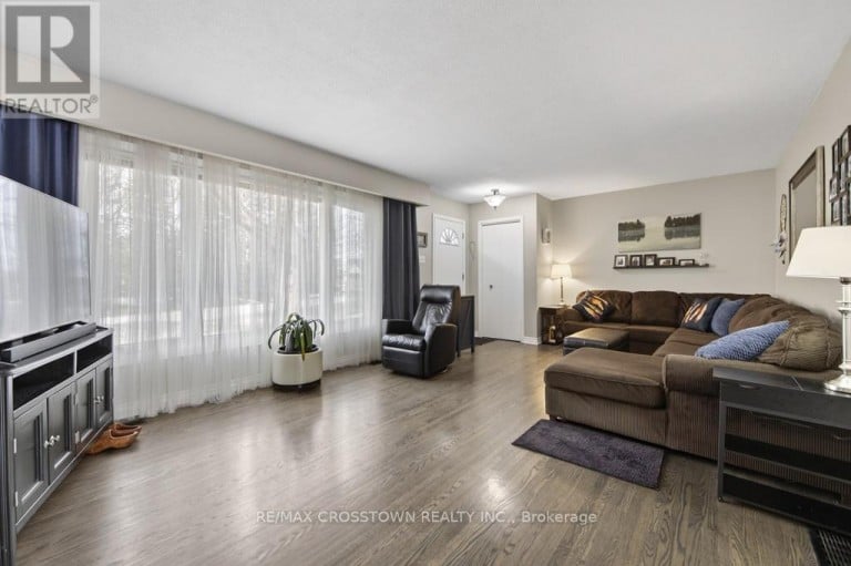 15 SMALLMAN DRIVE, Wasaga Beach, Ontario, L9Z1L1