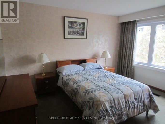 UNIT 1 - 49 GOTHAM COURT, Toronto (Brookhaven-Amesbury), Ontario, M6M2W9