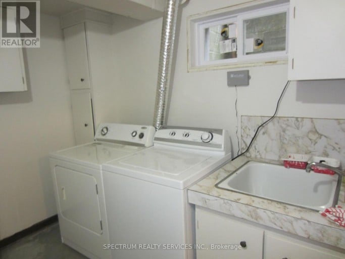 UNIT 1 - 49 GOTHAM COURT, Toronto (Brookhaven-Amesbury), Ontario, M6M2W9
