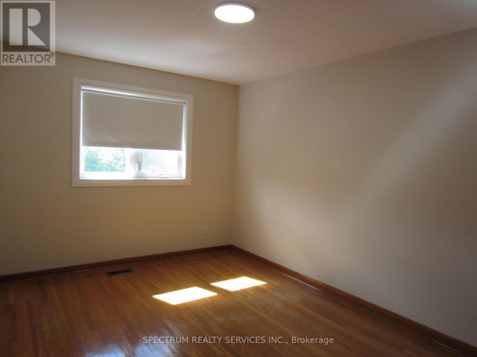 UNIT 1 - 49 GOTHAM COURT, Toronto (Brookhaven-Amesbury), Ontario, M6M2W9