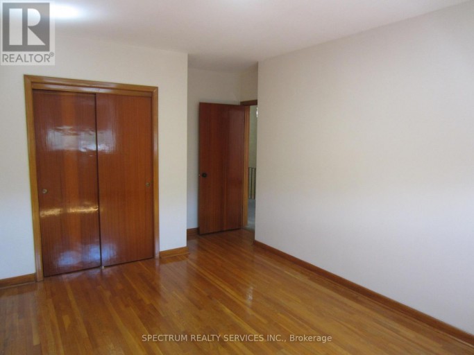 UNIT 1 - 49 GOTHAM COURT, Toronto (Brookhaven-Amesbury), Ontario, M6M2W9