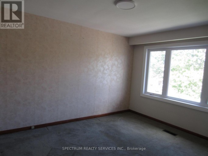 UNIT 1 - 49 GOTHAM COURT, Toronto (Brookhaven-Amesbury), Ontario, M6M2W9