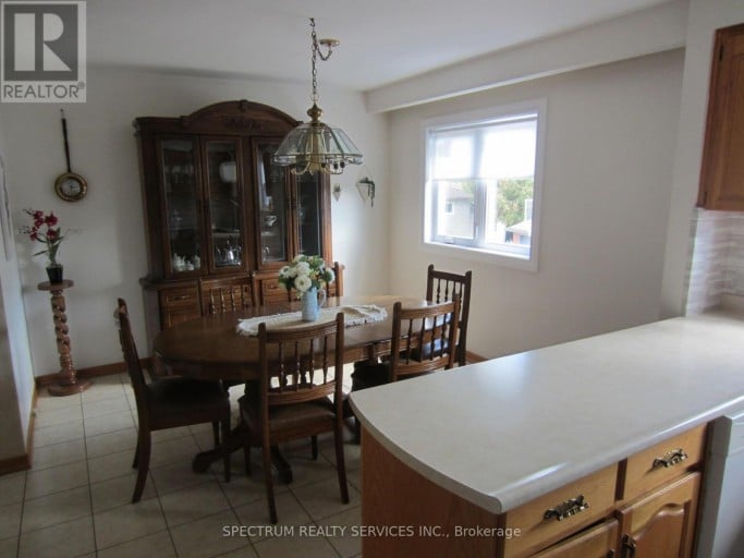 UNIT 1 - 49 GOTHAM COURT, Toronto (Brookhaven-Amesbury), Ontario, M6M2W9