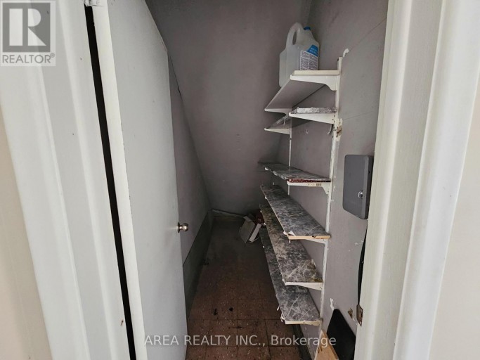 672 SHEPPARD AVENUE W, Toronto (Bathurst Manor), Ontario, M3H2S5