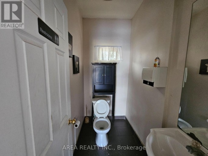 672 SHEPPARD AVENUE W, Toronto (Bathurst Manor), Ontario, M3H2S5