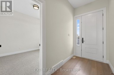 24 DEARING DRIVE South Huron (Stephen) Ontario photo 3