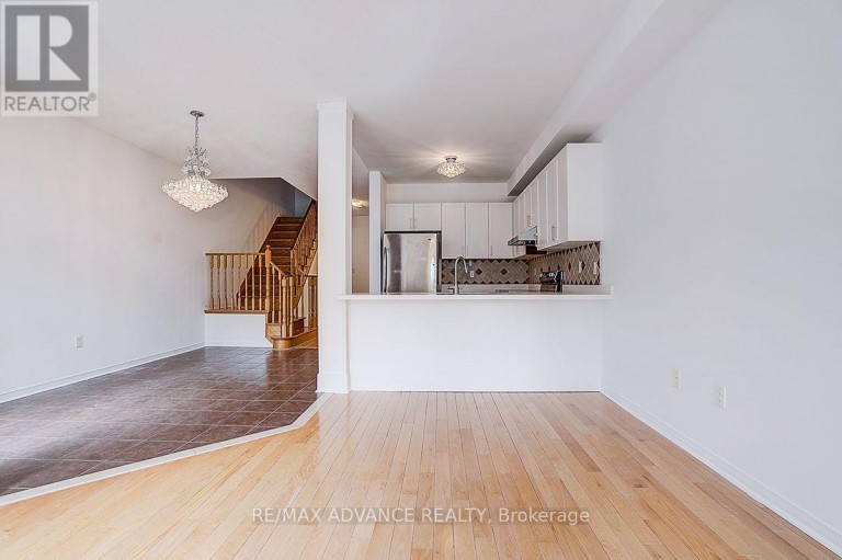137 LARAMIE CRESCENT, Vaughan (Patterson), Ontario, L6A0R1